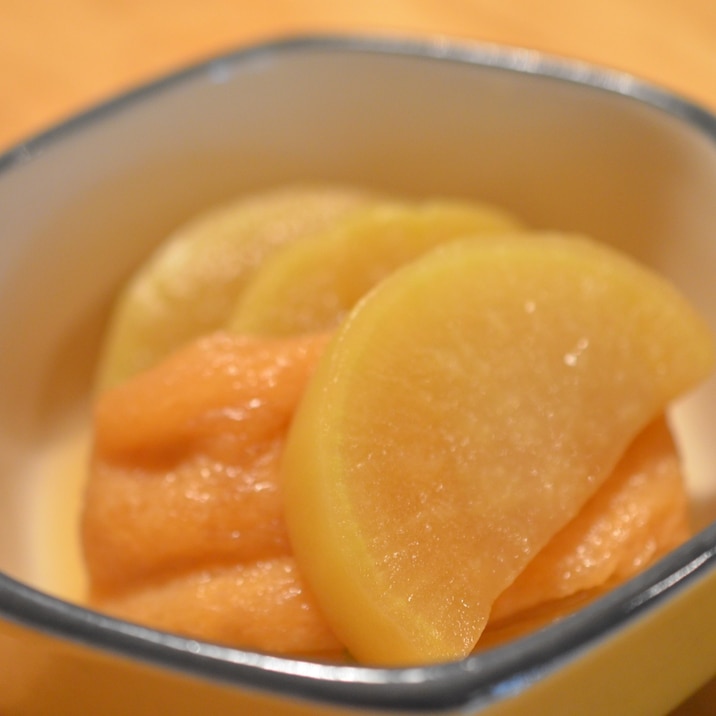 お鍋ひとつ!煮込むだけ簡単♪大根と油揚げの煮物